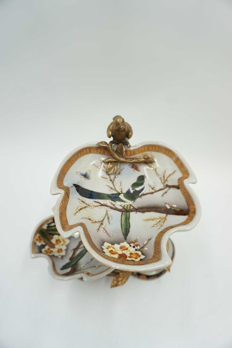 PIĘTROWA paterka porcelana z brązem-ptaszek