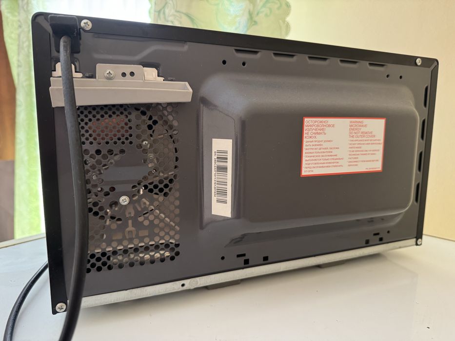 Мікрохвильова піч Panasonic NN-ST25HB (під ремонт / на запчастини)