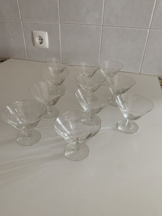 Taças muito antigas , de vidro