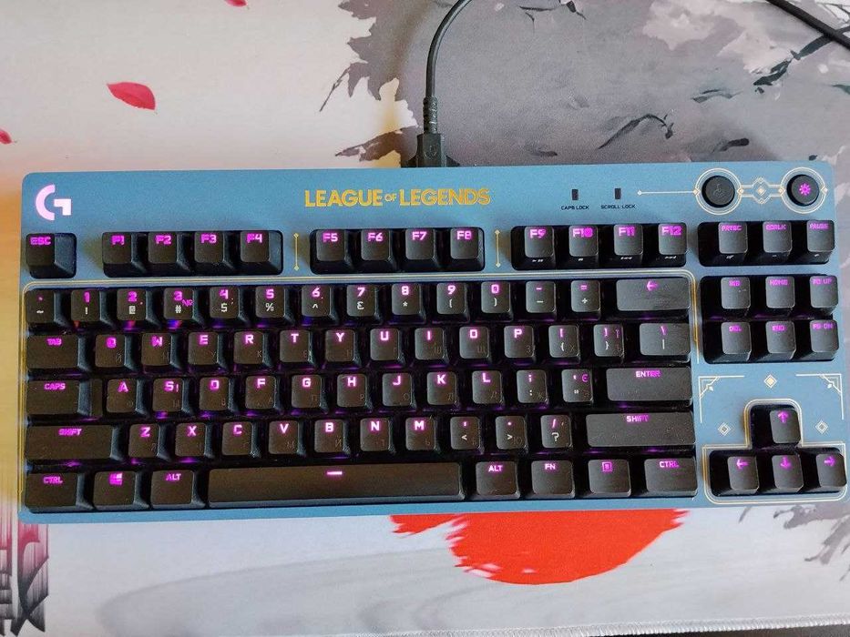 Клавіатура Logitech g pro league of legends