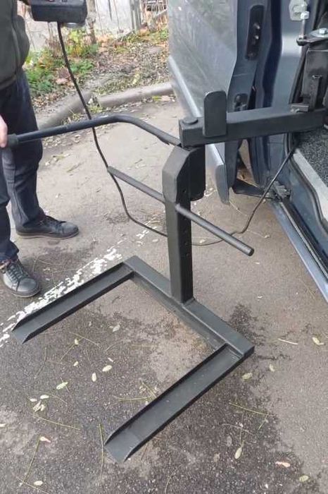 Електропідйомник для інвалідних візків