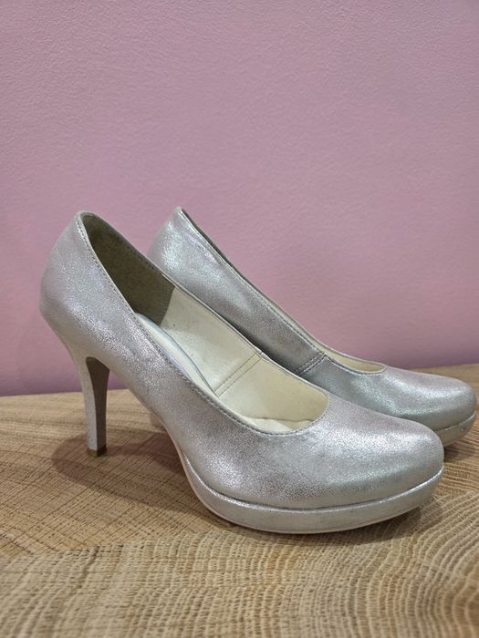 Buty srebrne na obcasie pełne Optimo 36