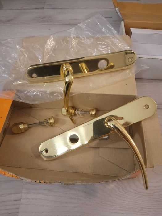 Klamki do drzwi nowe