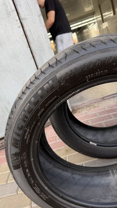 Резина Michelin 235 50 19
