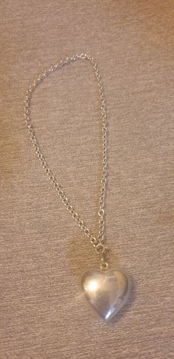Fio de prata com pendente em  coração