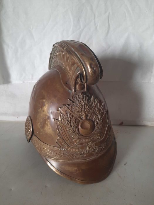 Capacete antigo dos bombeiros franceses