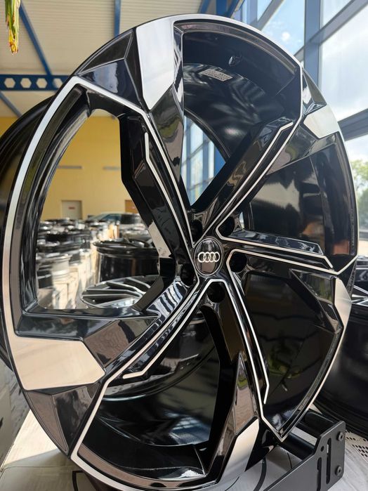 Felgi aluminiowe Audi 23 cale Q8 SQ8 Q7 SQ7 czarno srebrne