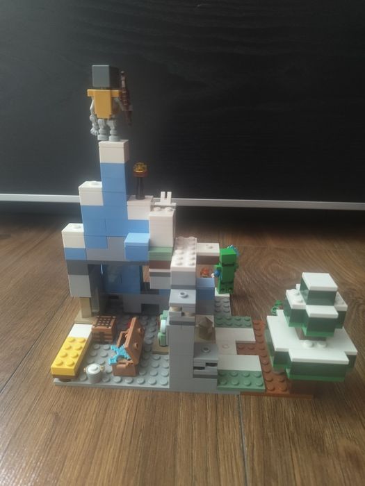 LEGO Minecraft 21243