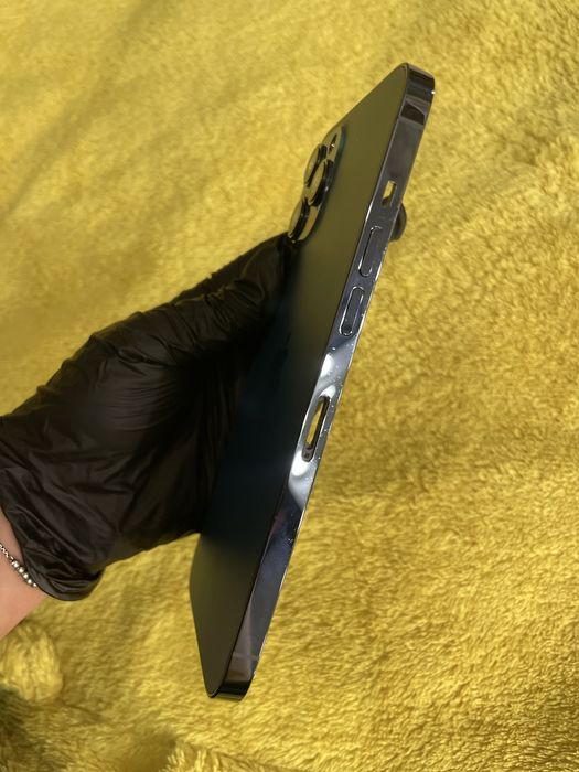 Корпус на iphone 12 pro max у кольорі pacific blue