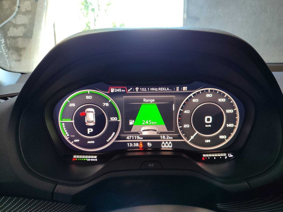 Продам Audi Q2L e-tron 2021 електро авто