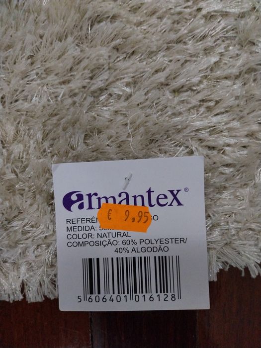 Conjunto de tapetes brancos