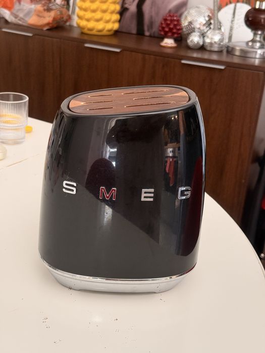 Faqueiro SMEG.