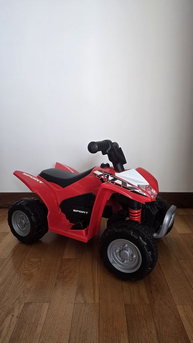 Moto quatro 4 elétrica criança 12v nova