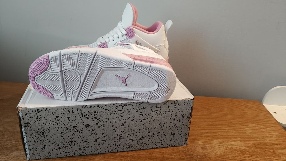 Nike Air Jordan Retro 4