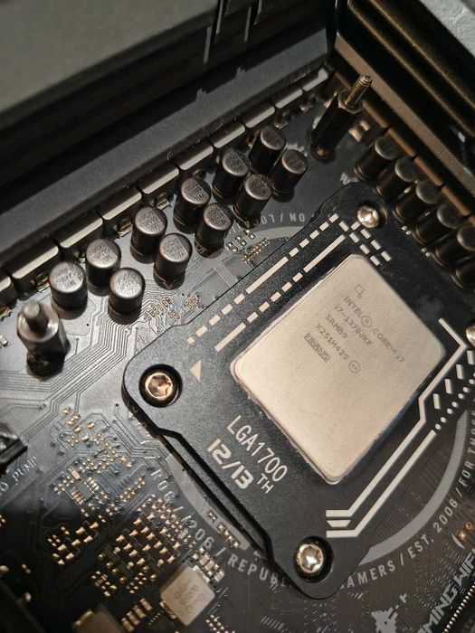 i7 13700KF Golden Sample