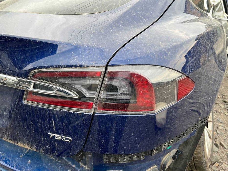 Крило крила Тесла Модел С Tesla Model S 2018-