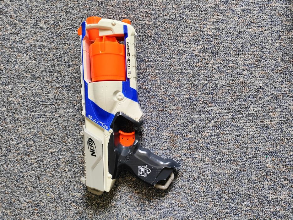 NERF strongram bez uszkodzeń
