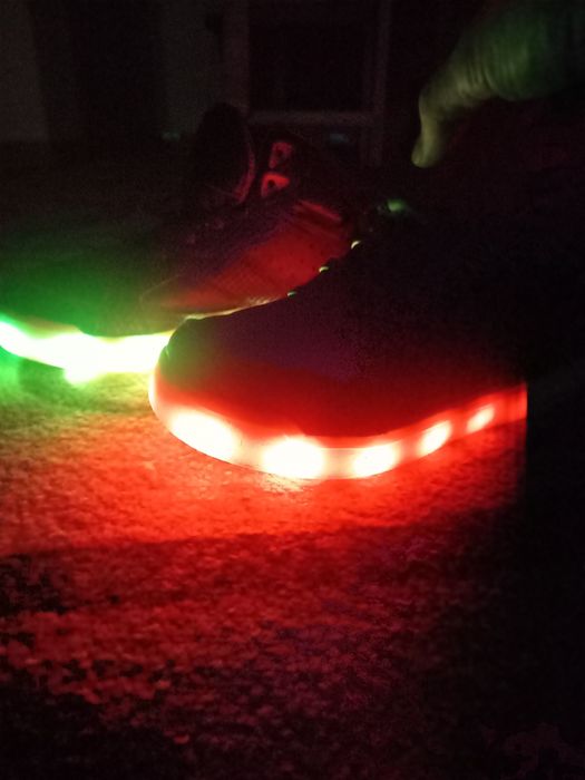 Дитячі кросівки з лед- підсвіткою skechers