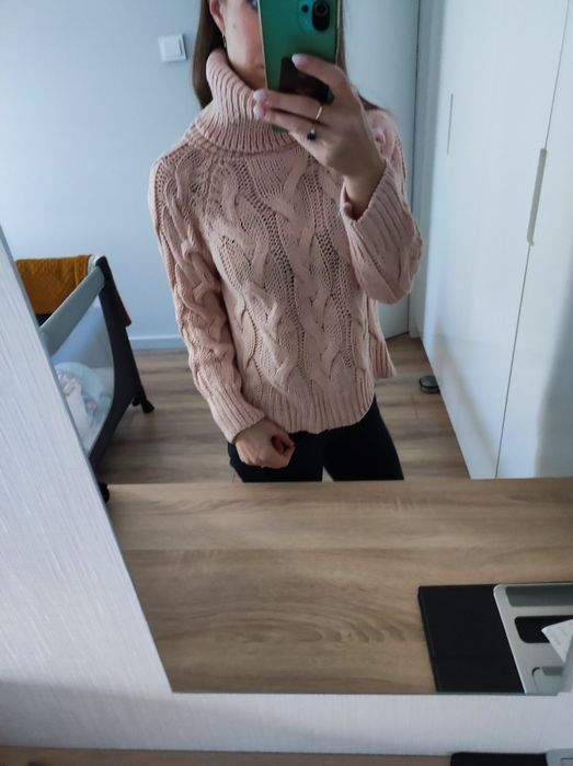 Golf różowy oversize