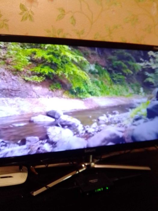 телевизор Saturn 32 диоганаль