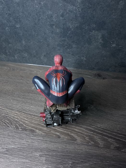 Статуетка Spider-Man Тобі Магуайр — сцена з “Нема шляху додому”, нова