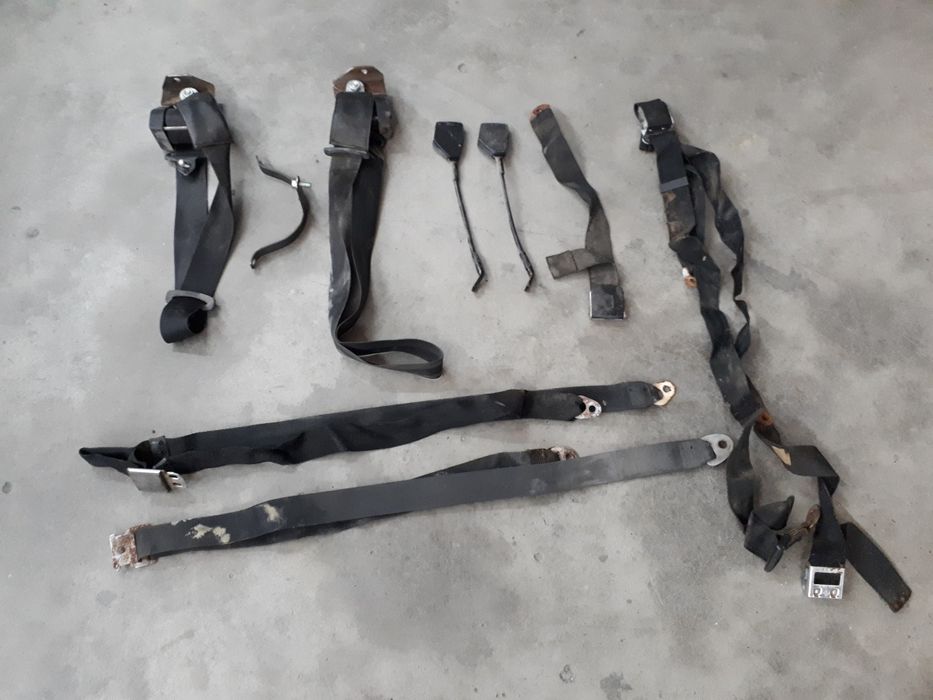 Lote de Peças Peugeot 404 tablier, cintos.