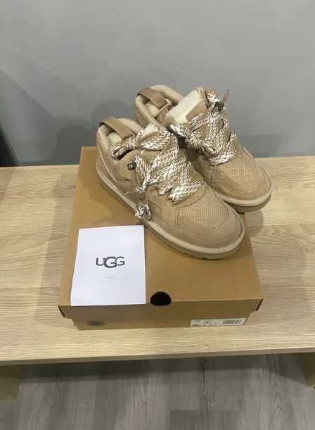 UGG Lowmel Sand R.36