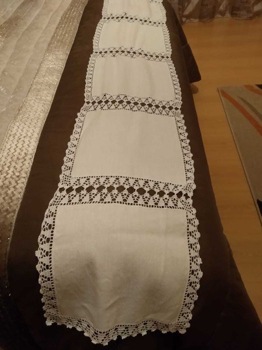 Naperon comprido em renda