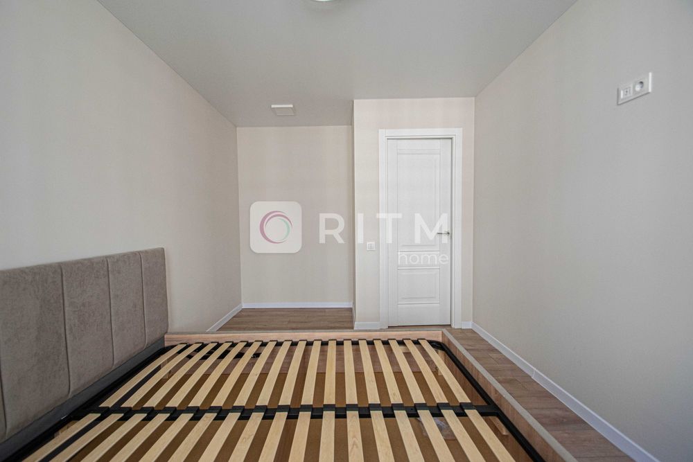 Продається 2-кімнатна квартира по вул. Смакули