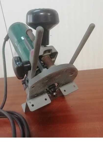 Fresadora de Superfície Bosch POF50
