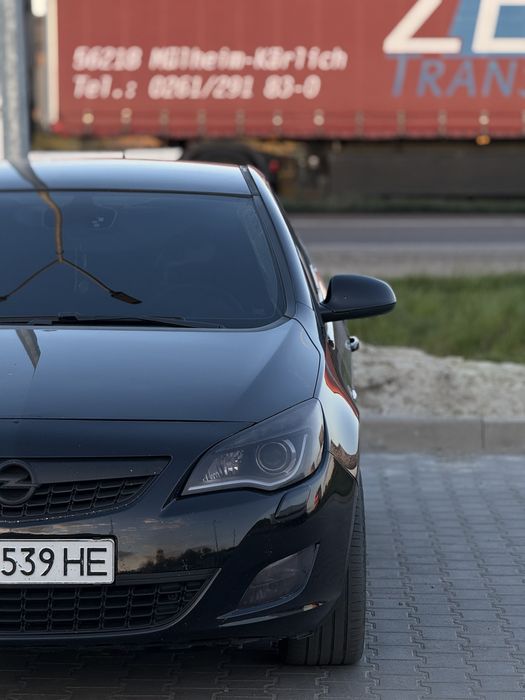 Opel Astra J Hatchback