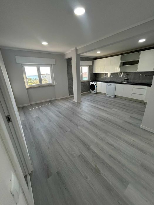 Vende-se apartamento T2 remodelado - Setúbal | VENDA PARTICULAR