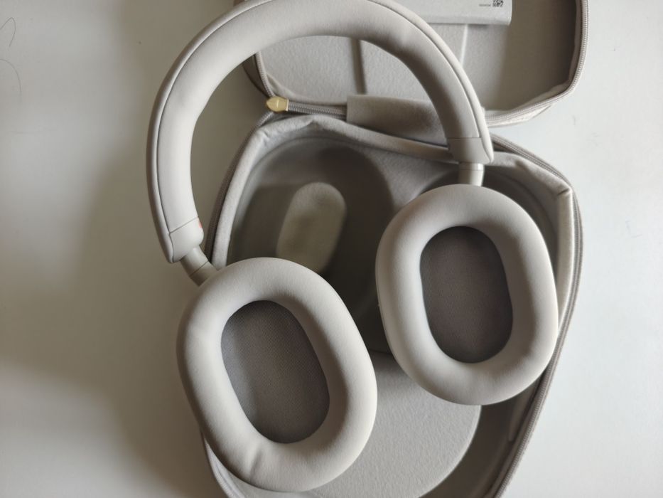 Sony WH-1000XM5 Cinza - como novos
