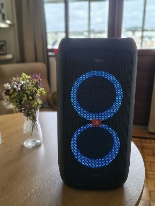 JBL PARTYBOX 100 (c/ algumas marcas de uso)
