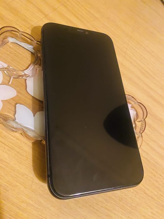 Iphne 11 em 64gb