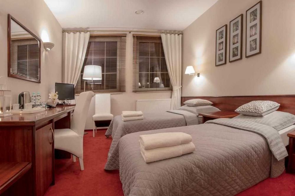 Wyjątkowa Inwestycja! Hotel SARA w ścisłym Centrum Koła – Sprzedaż lub Wynajem (0% Prowizji)