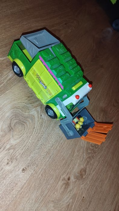 Śmieciarka zabawkowa