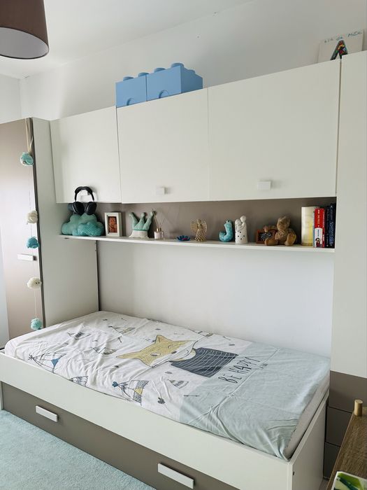 Cama juvenil com moveis arrumacao e opcao de acrescentar mais uma cama