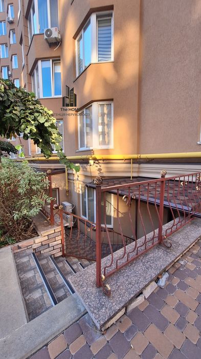 Продаж комерційного приміщєння  ЖК Софія, вул. Сонячна 3