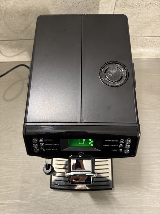 Кофемашина Saeco Philips HD8841