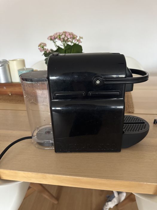 Maquina cafe nespresso avariada