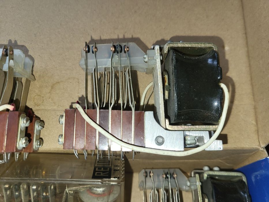 Przekaźniki 10szt relog 2 rh 60 itp