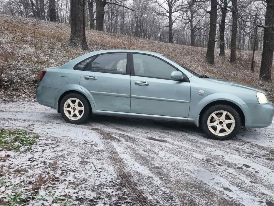 Продам лачети 1.8автомат