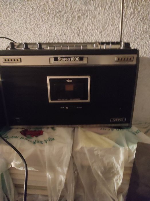 Vendo Dois Rádios Antigos