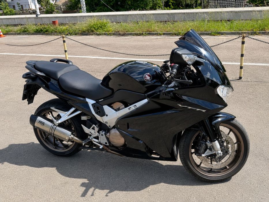 HONDA VFR 800F abs 2014 | 45 000 km | IXIL | KUFER GIVI | GOTOWA DO SEZONU