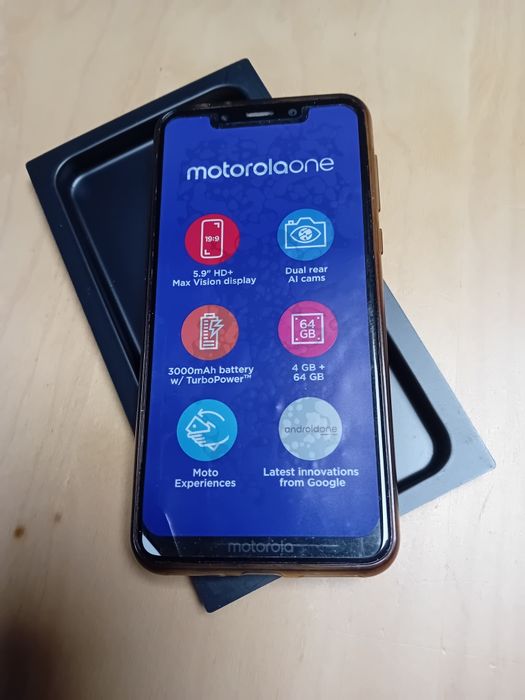 Smartfon Motorola One XT1941-4, 4-64 GB