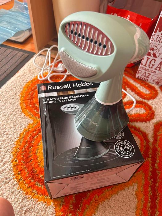 Ferro de engomar a vapor - Russell Hobbs