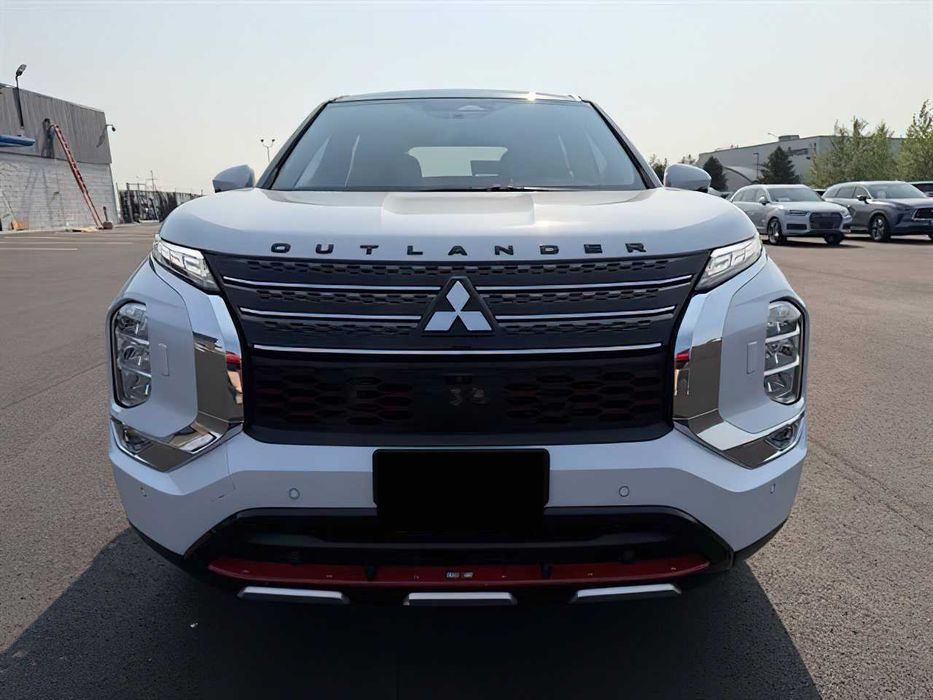 Mitsubishi Outlander PHEV SEL      2023