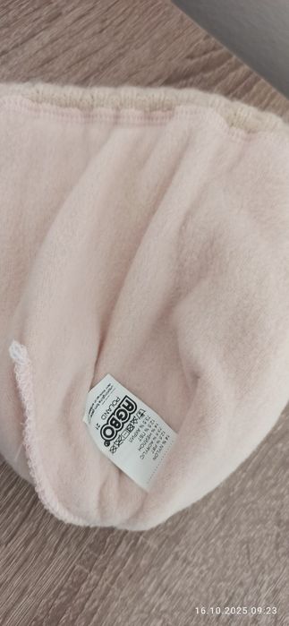 Шапка зимова бежева на дівчинку, 2-3 рочки