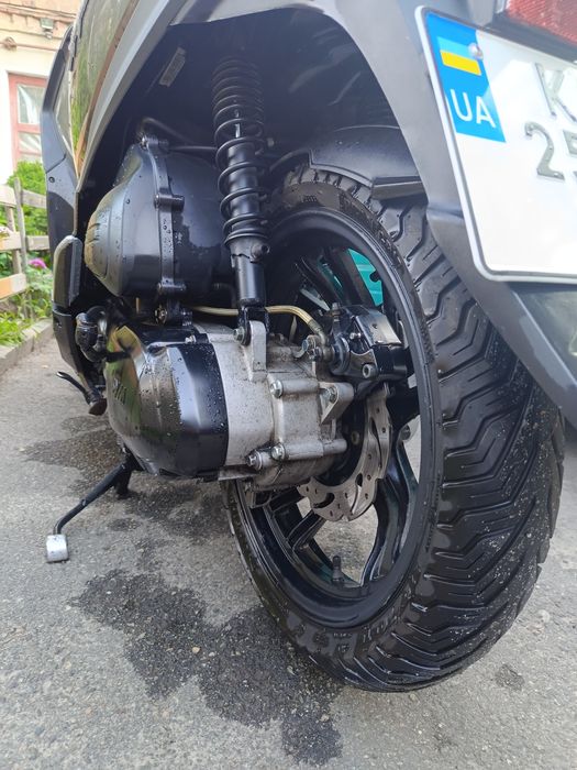 Продам скутер Sym Symphony ST 200.